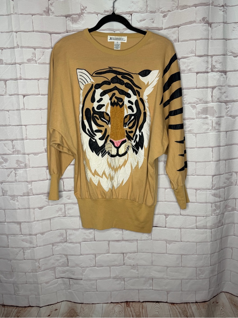 Vintage Illustrations Tiger Appliqué Sweatshirt Tan Tiger Print Sz Small